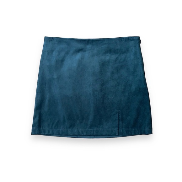 Forever 21 Dresses & Skirts - SUEDE PEACOCK BLUE SKIRT W/ SIDE ZIPPER & FRONT SLIT · SIZE M · NWT